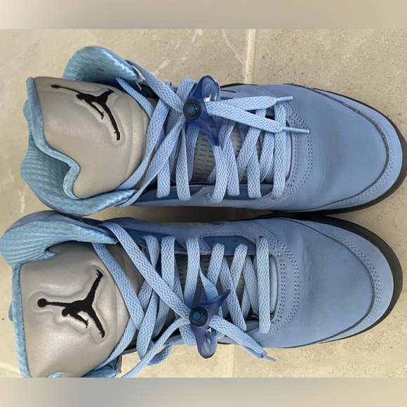 UNC Jordan 5’s Size 9 - Picture 6 of 7